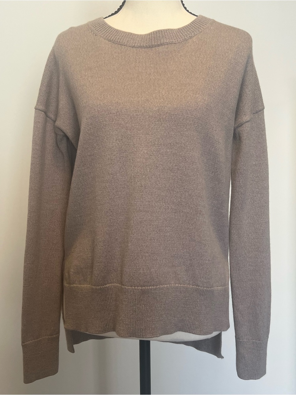 Aritzia Babaton Taupe Crewneck Sweater Women's Minimalist‎ Knit Pullover